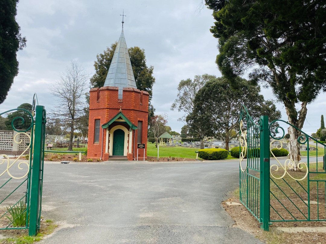 Ararat Cemetery-亚拉拉特山必去景点