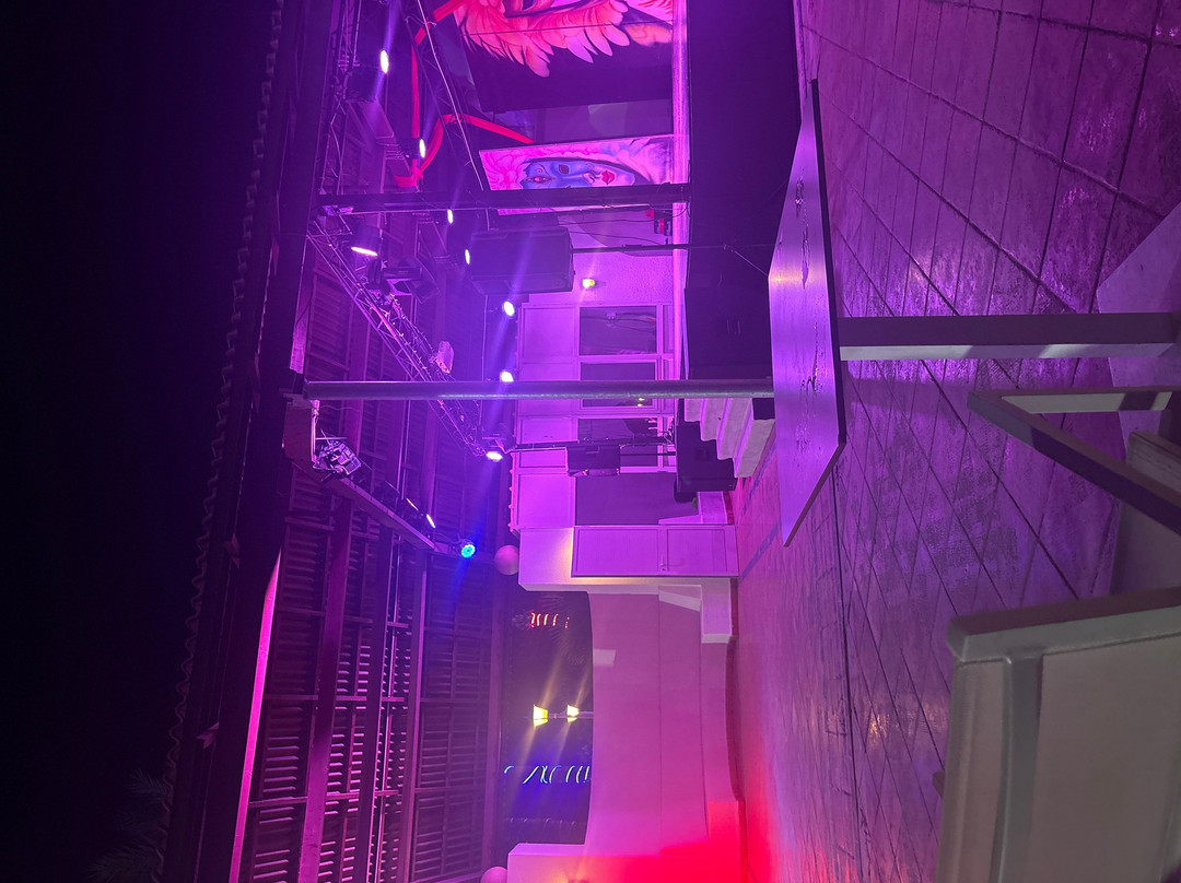 麦地那日光浴及海水浴酒店主图