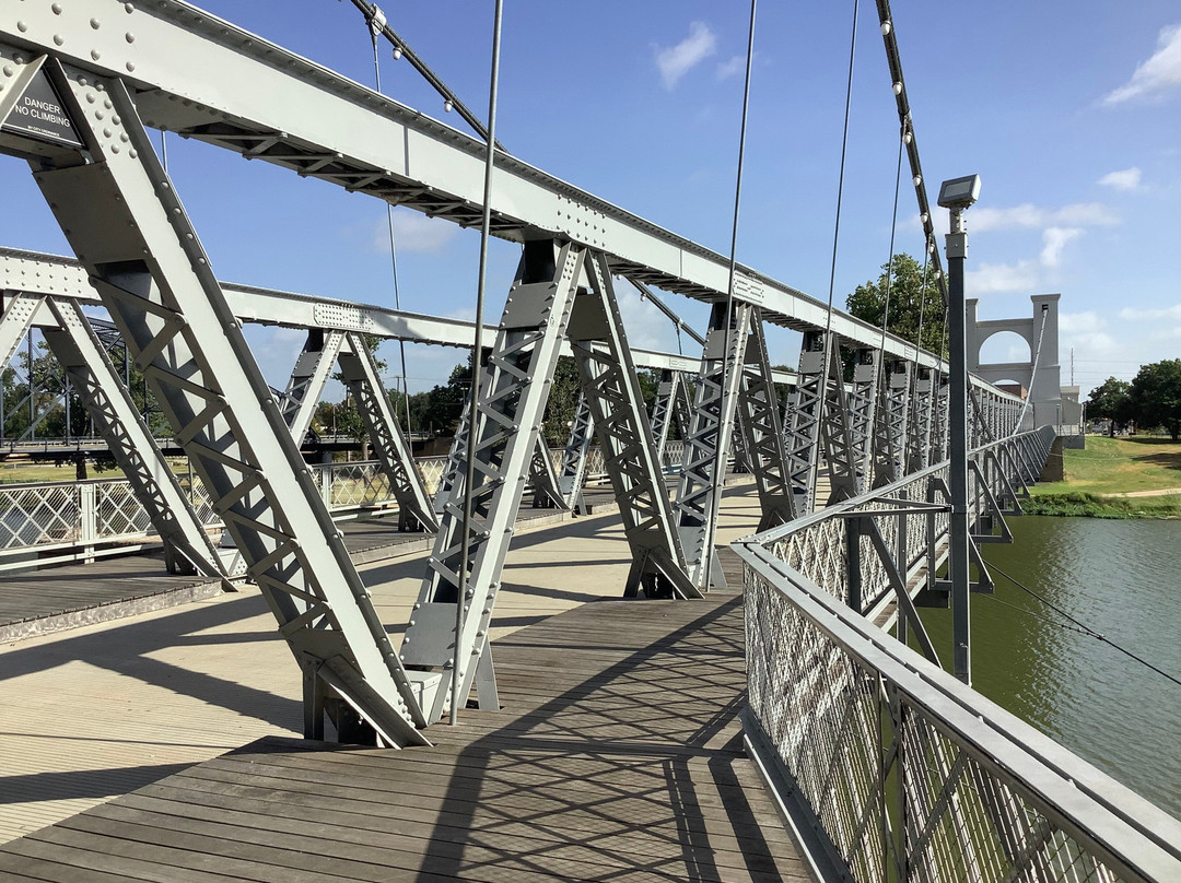 Waco Suspension Bridge-韦科必去景点