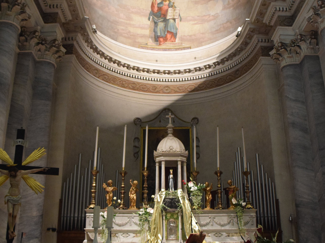 Chiesa San Zenone e Martino-拉齐塞必去景点