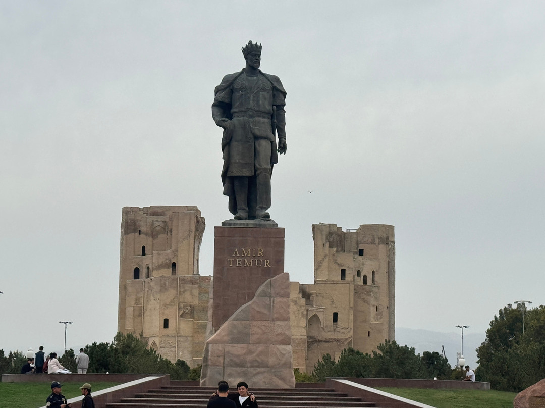 Statue of Amir Timur-沙赫利苏伯兹必去景点