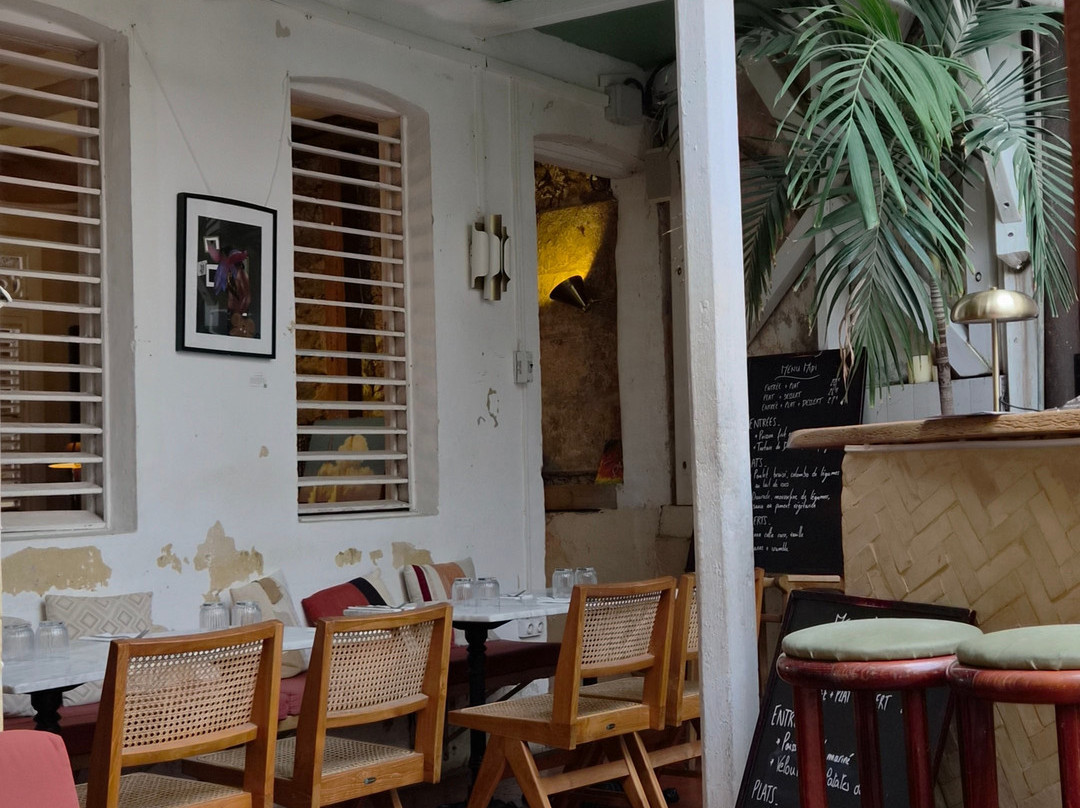 Chez Lucrece