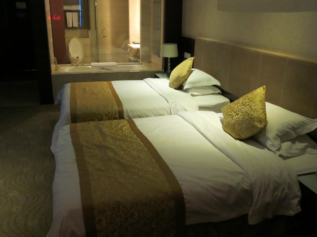 阳光假日大酒店