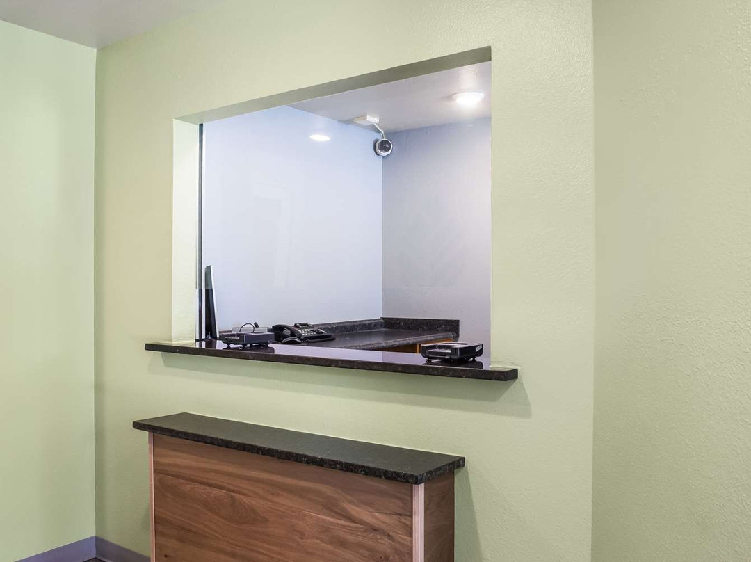 WoodSpring Suites Houston La Porte主图