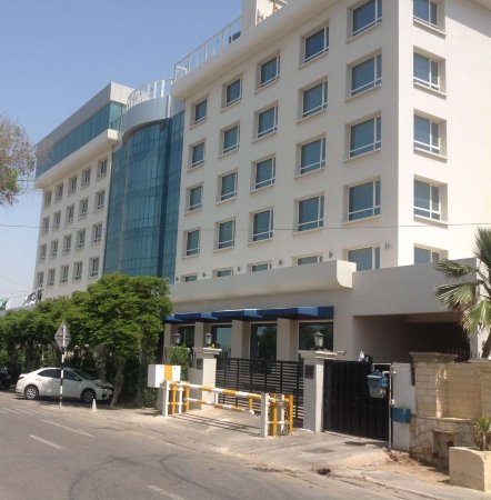 卡拉奇溪温德姆华美达酒店-官方