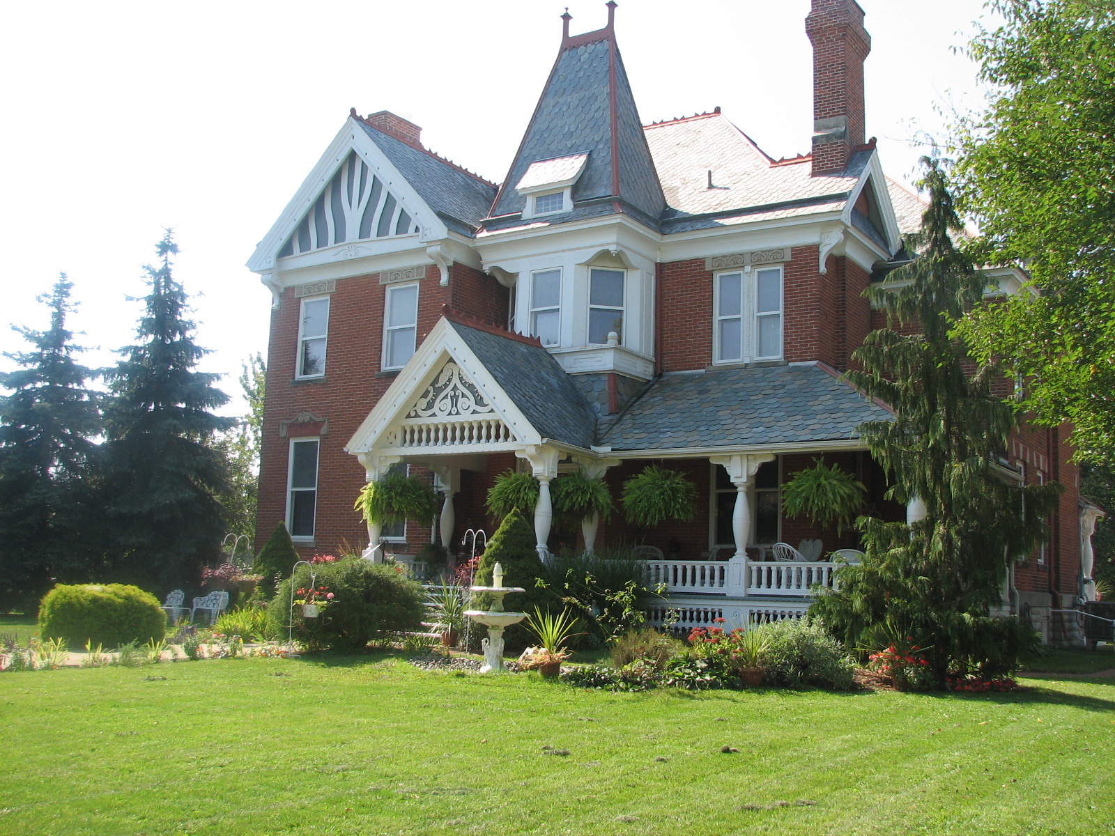 The Kerr House-客卧