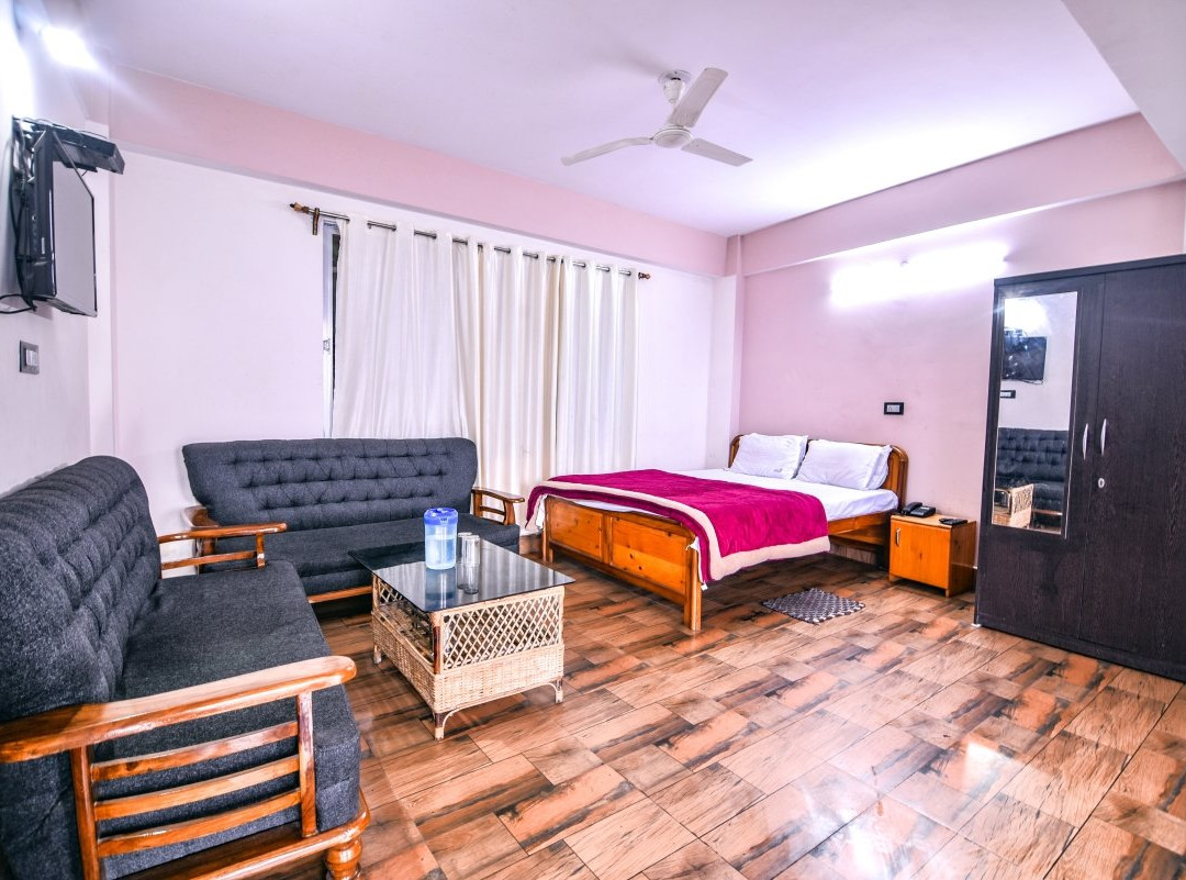 Hotel Aashiyana