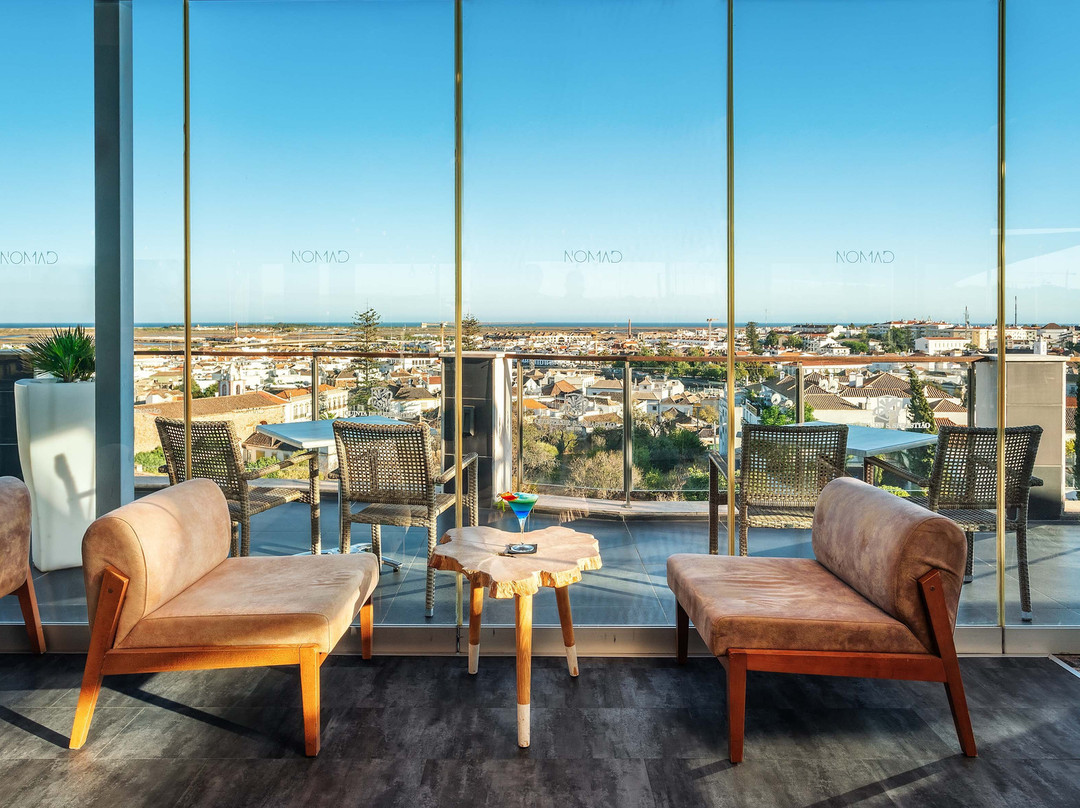Rooftop Nomad Restaurant & Bar-塔维拉必去景点