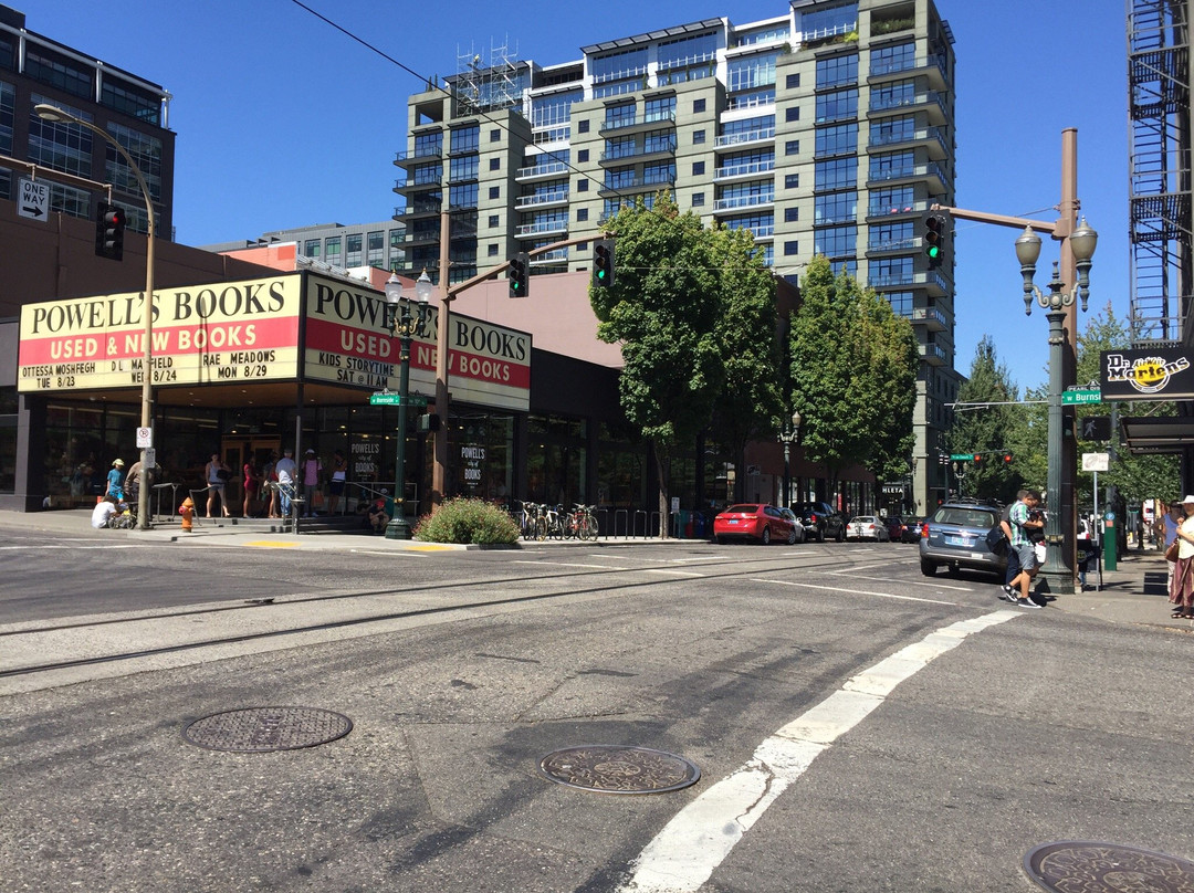 鲍威尔书城-波特兰必去景点