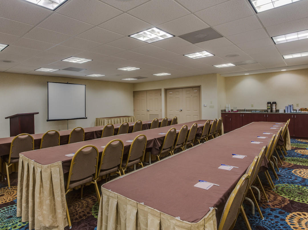 奥兰多国际机场智选假日酒店主图