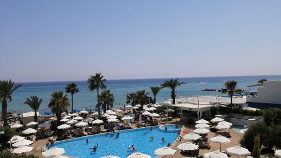 弗里萨基海滩酒店主图