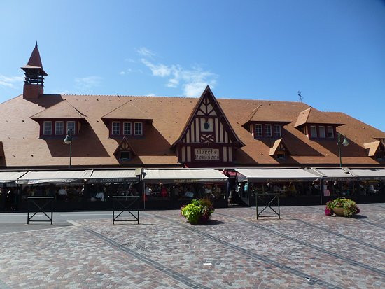 Mairie de Trouville-特鲁维尔海滨城必去景点