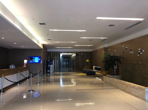 伊川滨河智选假日酒店主图