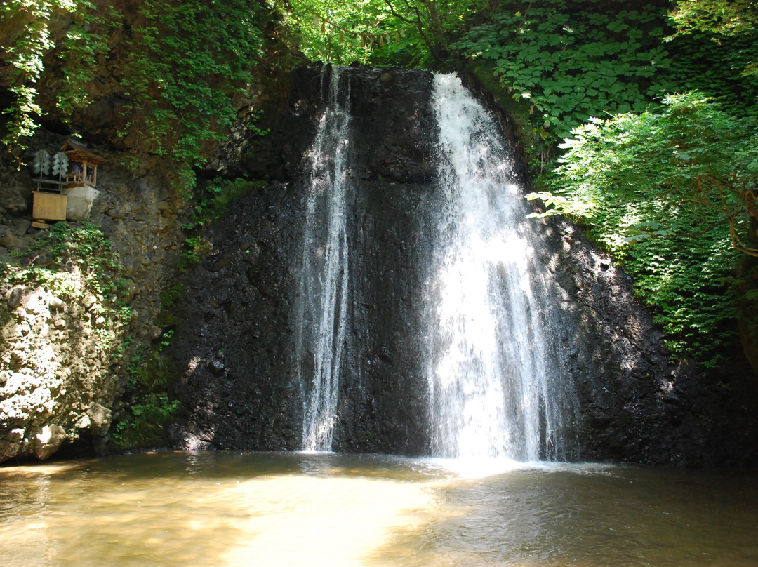 Shirataki Falls景点图片