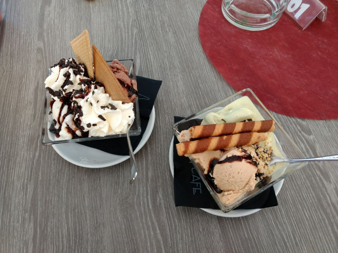 蒙圭尔福-泰西多餐馆和美食-Dorfcafe