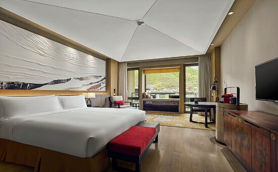 九寨康莱德酒店主图