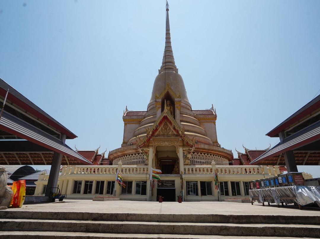 Wat Ketmadi Si Wararam-龙仔厝必去景点