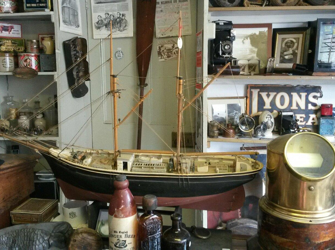 Cape Cornwall Arts & Antiques-彭赞斯必去景点