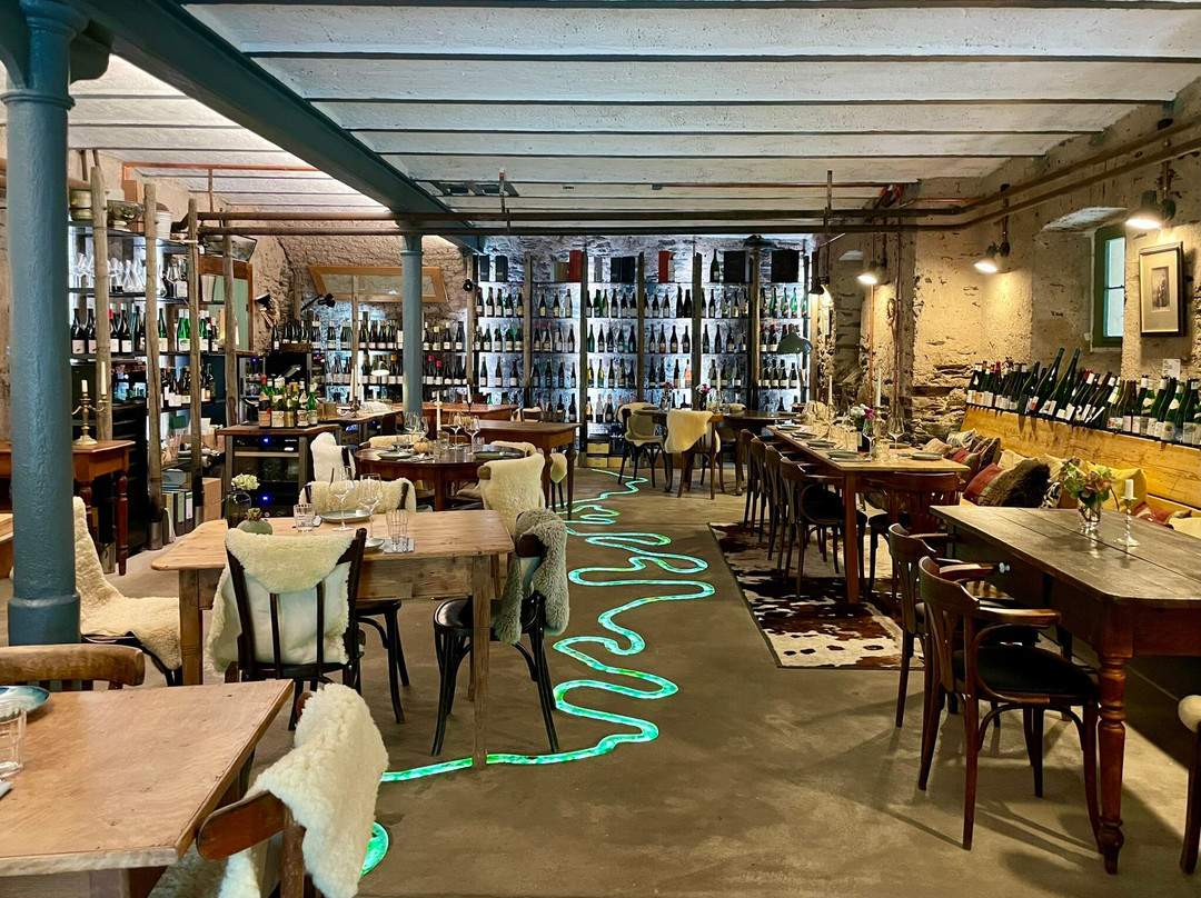 Die Mosel Vinothek & Izatapa Winebar