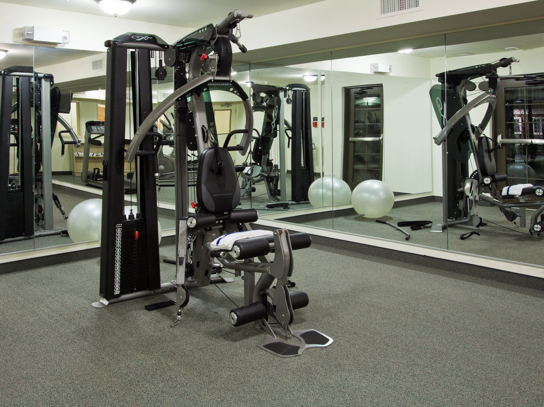 韦恩堡驻桥套房酒店主图