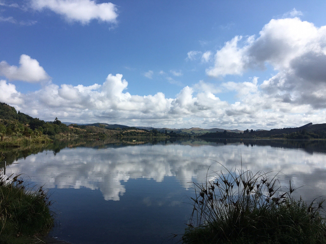 Lake Tutira景点图片