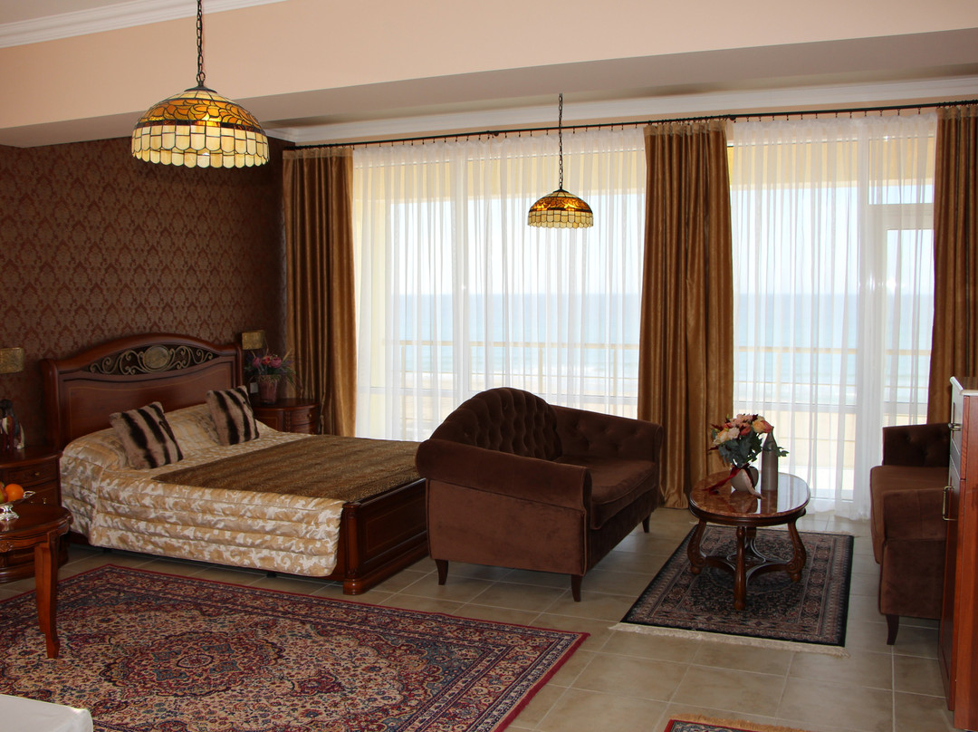 Gavan Beach Club Resort主图