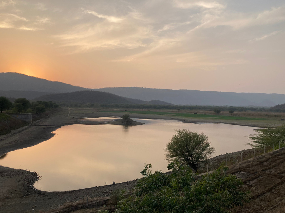 Neelkanth Forest Retreat主图