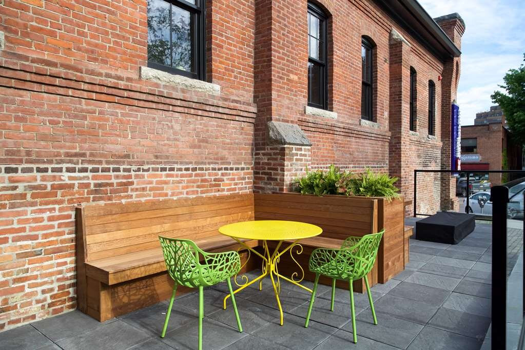 Hilton Garden Inn Burlington Downtown主图