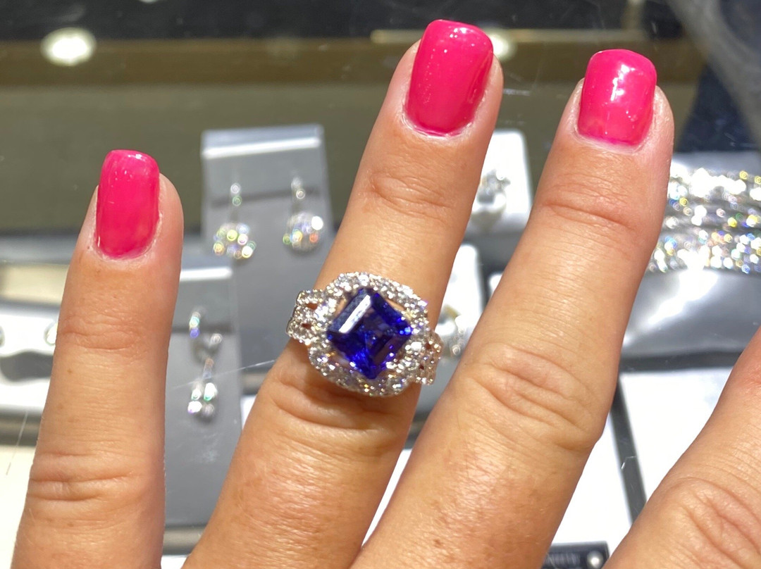 Beverly's Jewelers-圣 托马斯必去景点