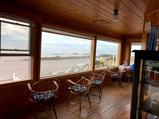 The Breakers Inn主图