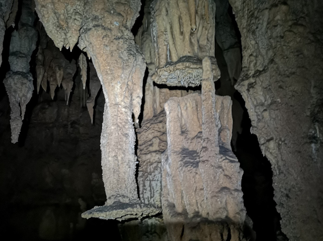 Modrič Cave景点图片