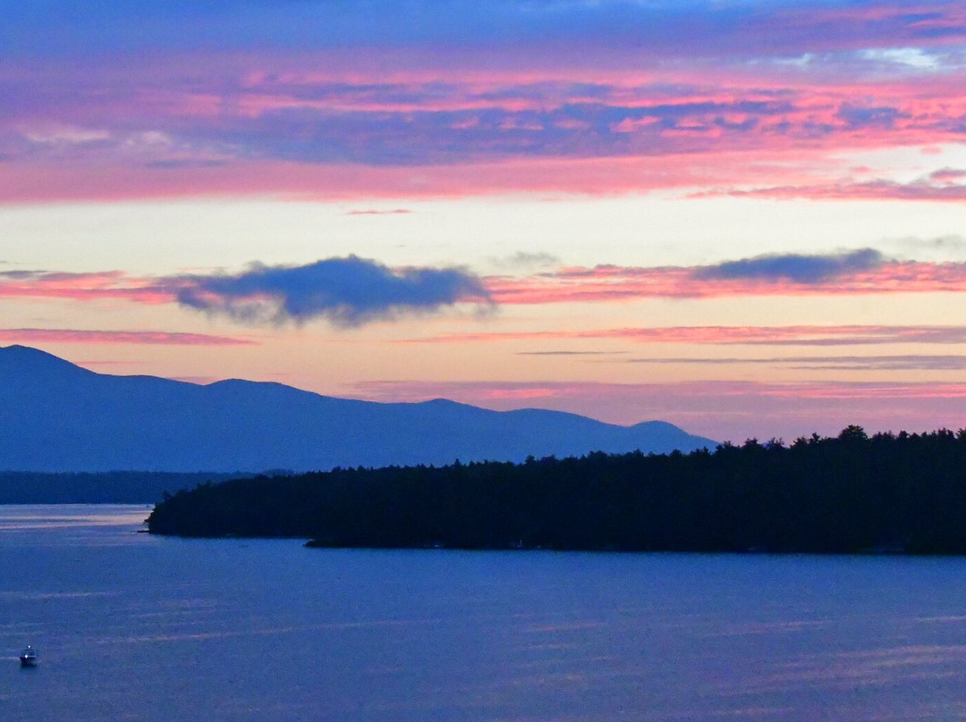 Belknap Point Inn主图