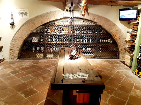 I Piaceri del Gusto-阿尔巴必去景点