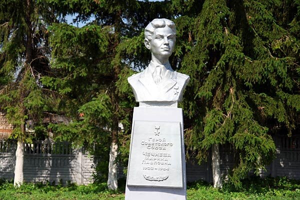 Natives of Maloarkhangelsk Awarded with Orders and Medals