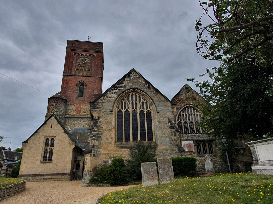 The Parish Church of St Mary the Virgin-佩特沃斯必去景点