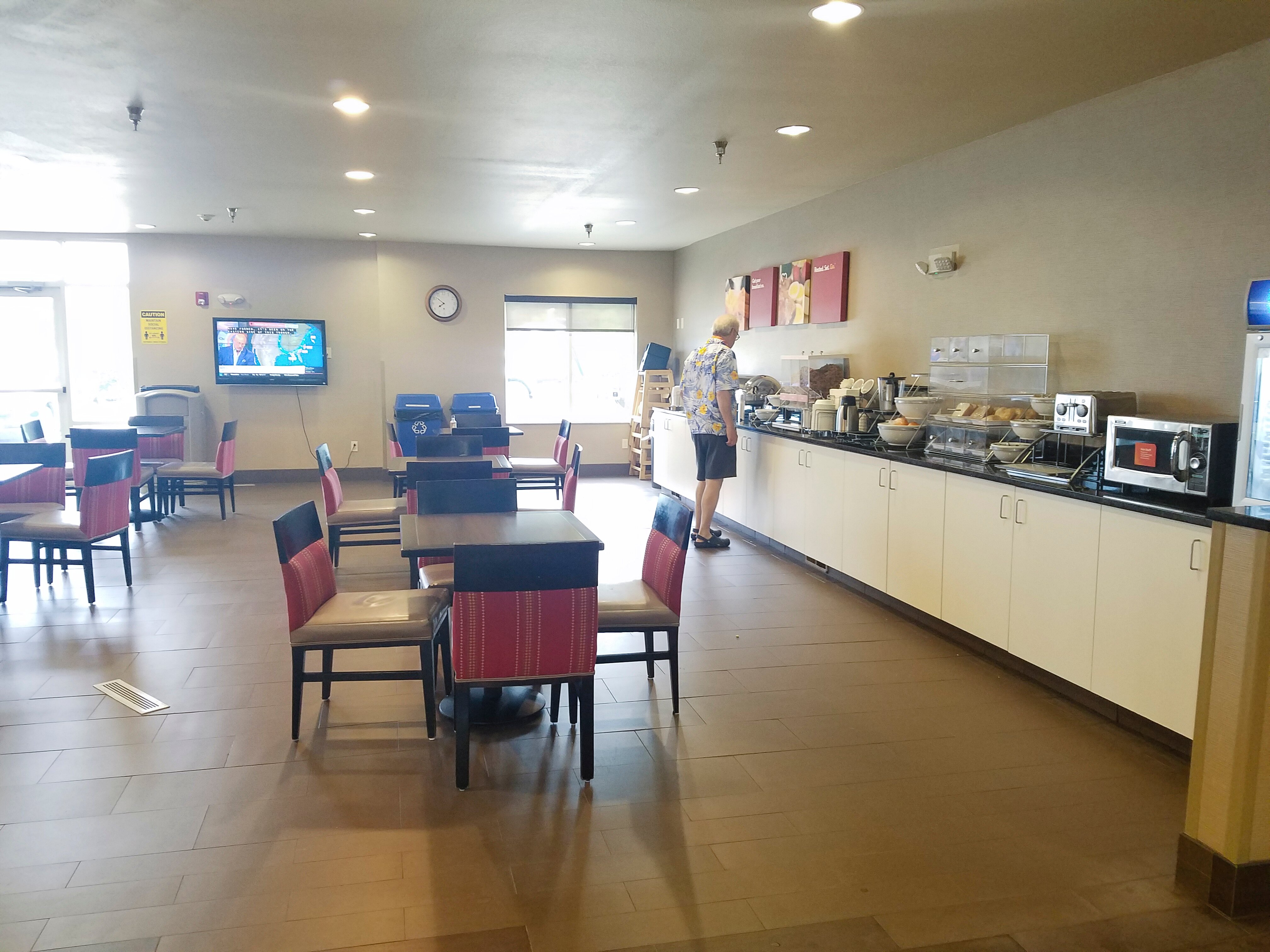 Comfort Suites Coralville I-80-餐饮