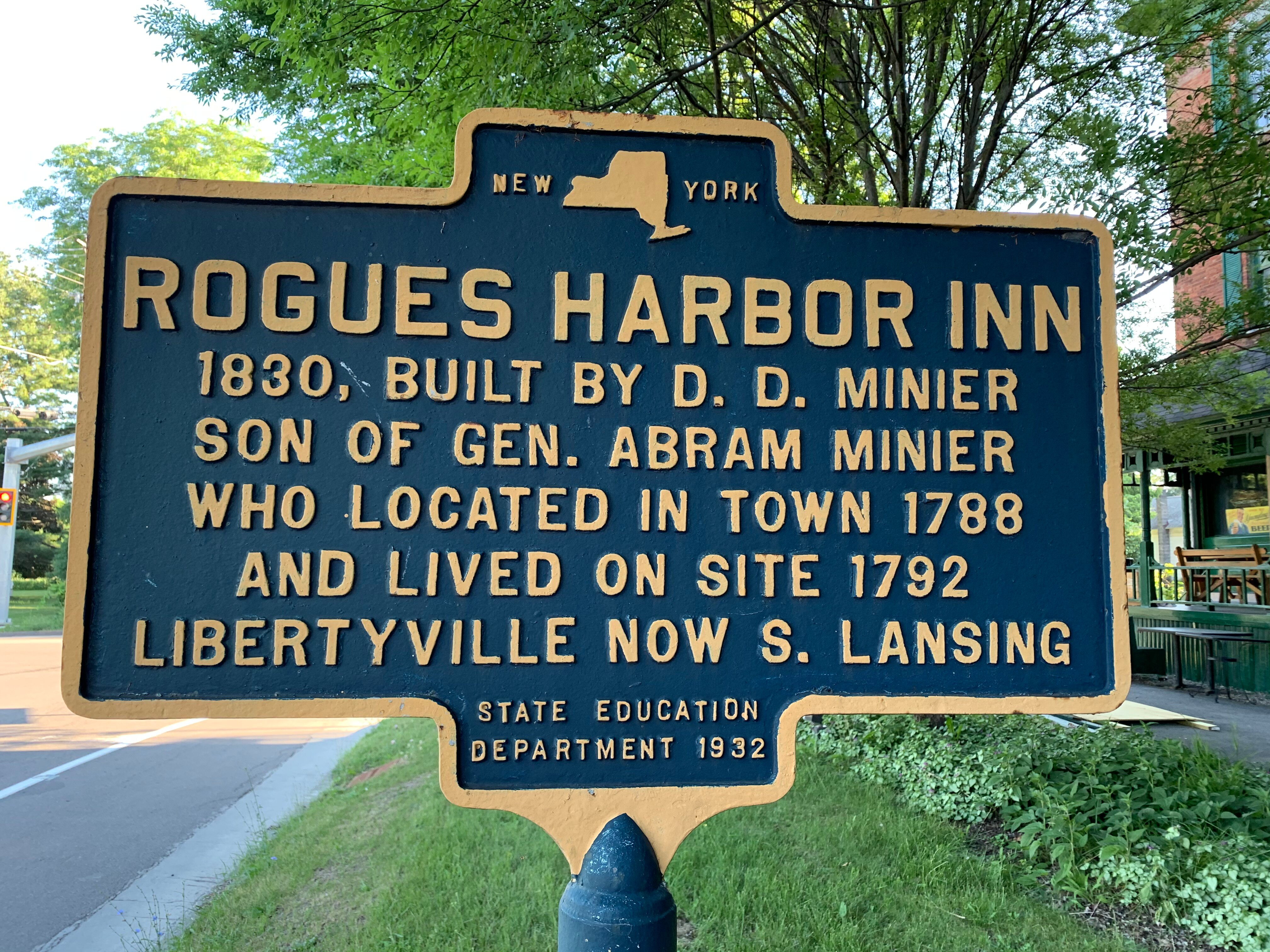 Rogues Harbor Inn-浴室