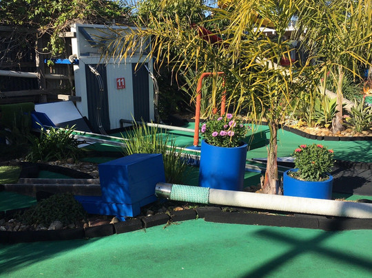 Footbridge Mini Golf, Icecream & Lolly Shop-莱克斯恩特伦斯必去景点