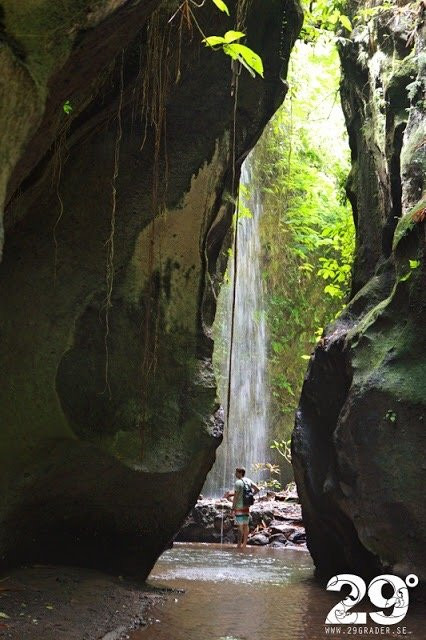 Krisik Waterfall-Tembuku必去景点