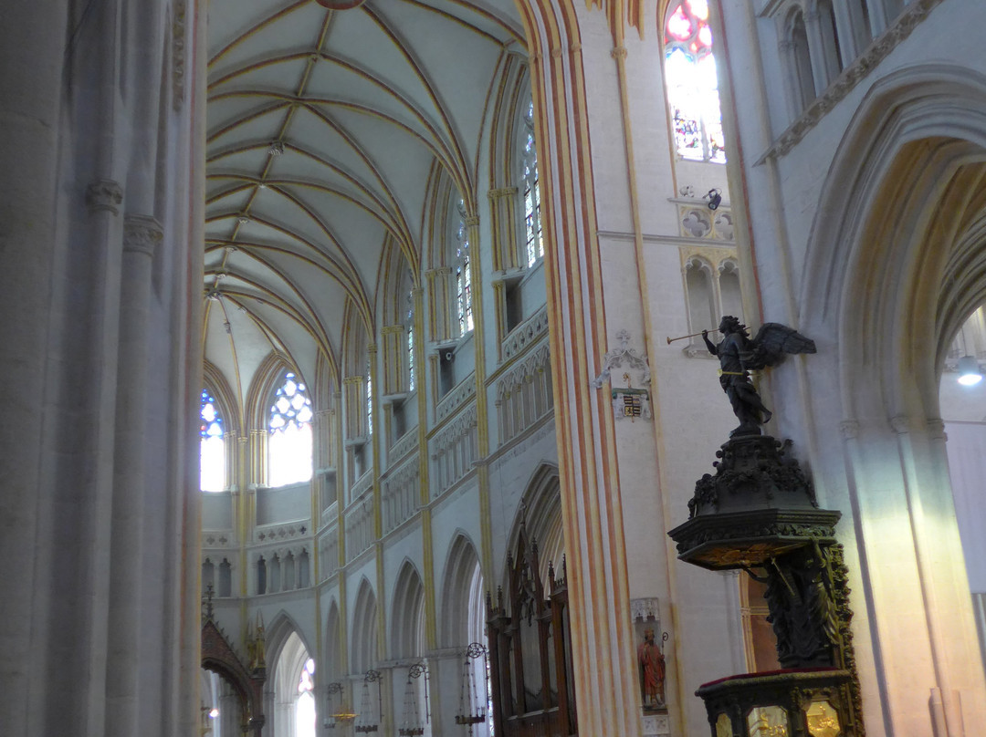 Cathédrale Saint-Corentin-坎佩尔必去景点