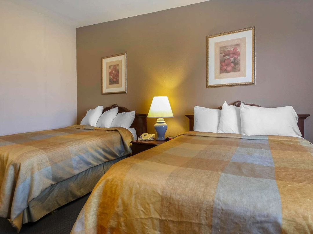 Comfort Inn & Suites Beaver Dam主图