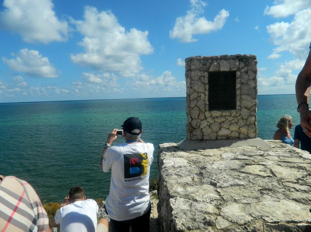 Wreck of the Ten Sail Memorial-East End必去景点