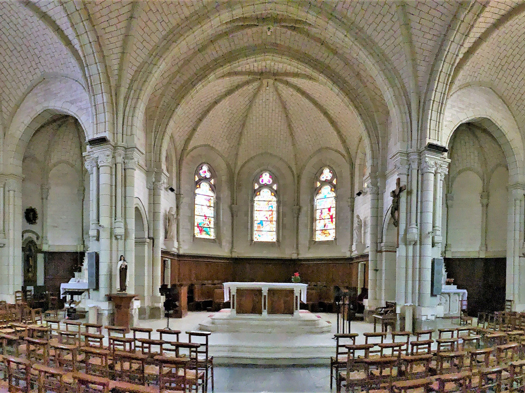Eglise Saint Hilaire-Montilliers必去景点