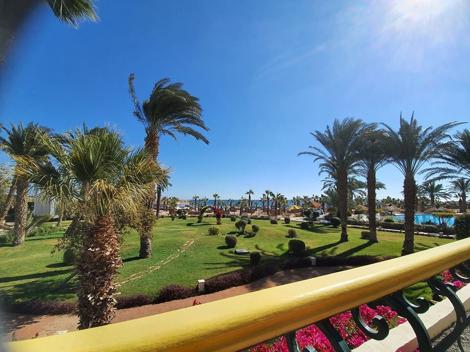 Lotus Bay Resort主图