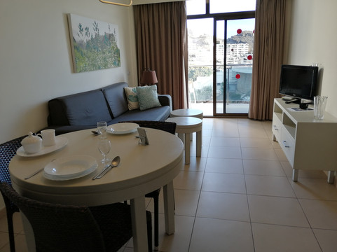 瑞佛利集团酒店主图