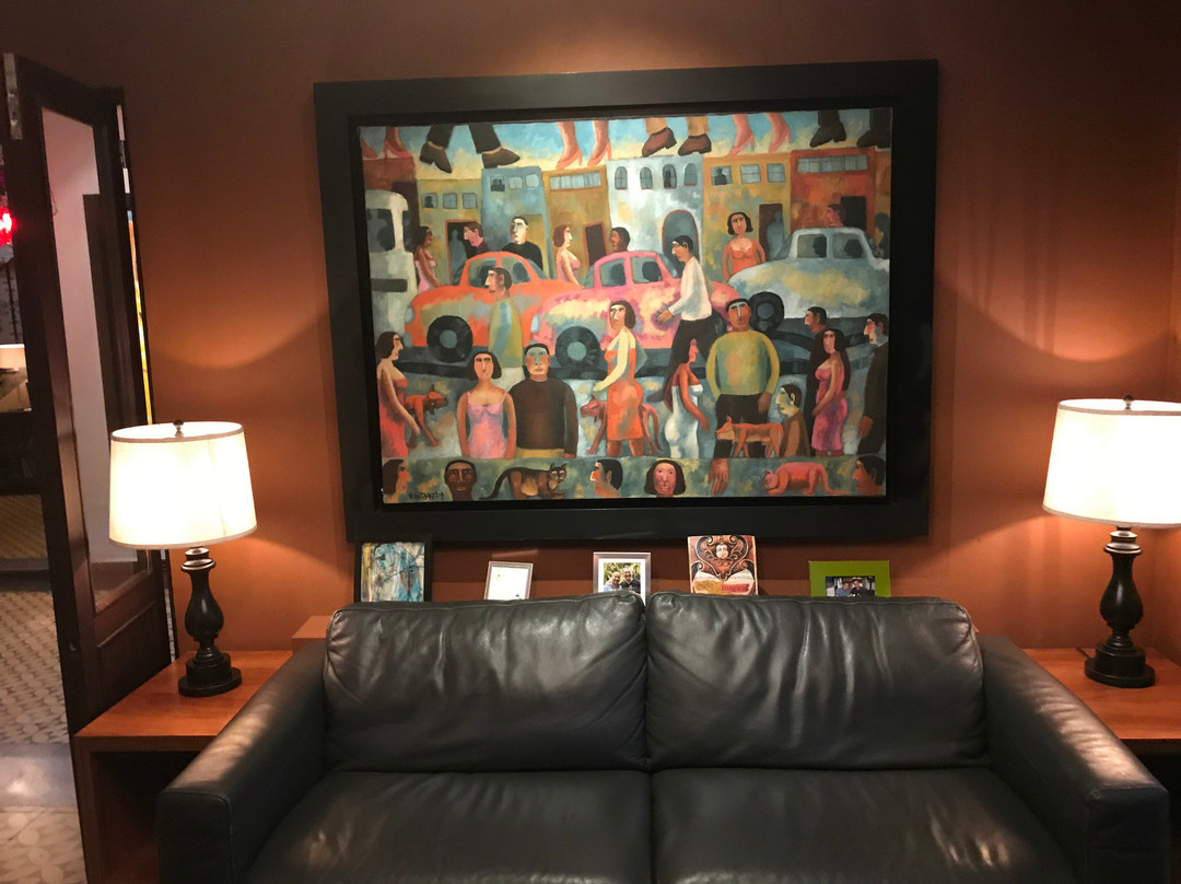 The Red Tree House主图