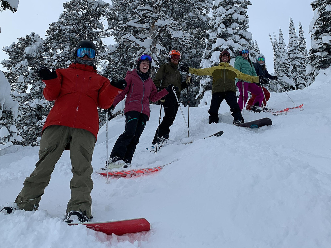 First Stop Board Barn | Ski, Snowboard, Bike, and Paddle Shop-基灵顿必去景点