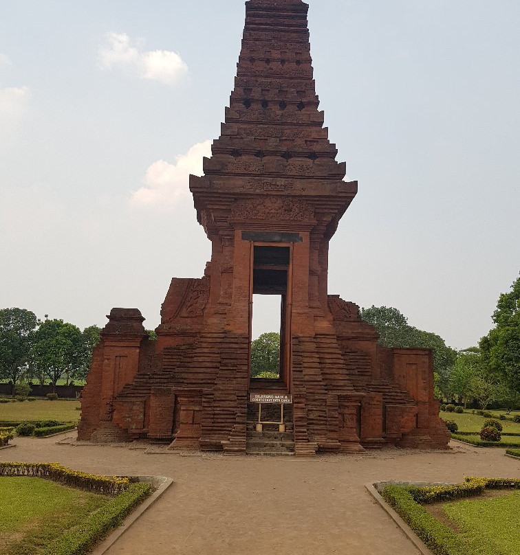Candi Bajangratu景点图片