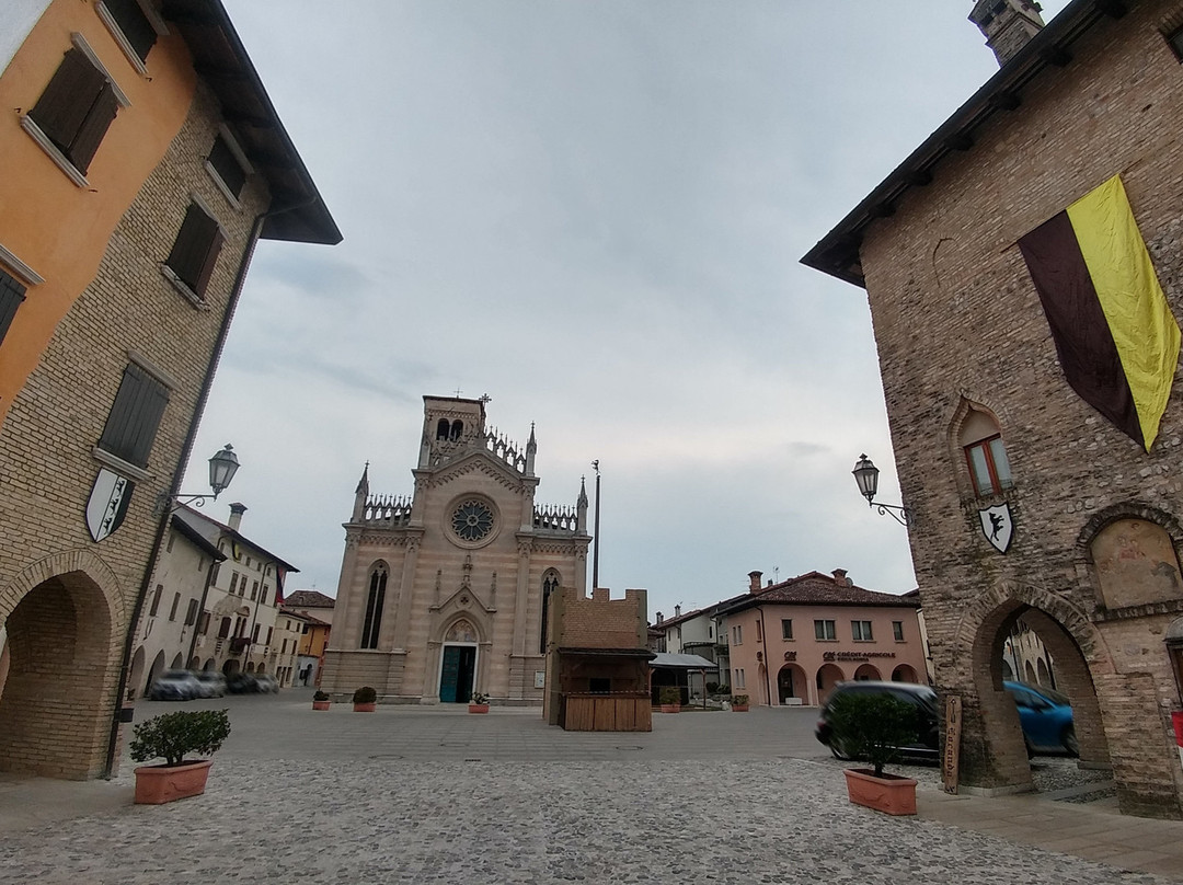 Piazza Liberta景点图片