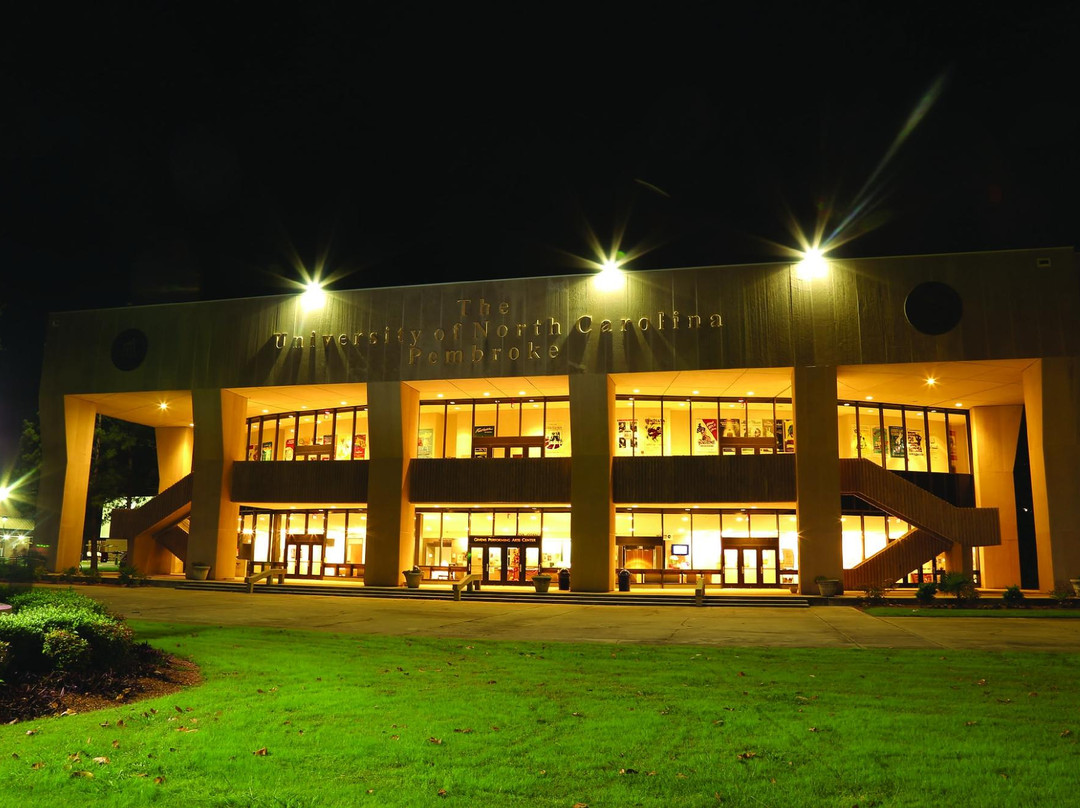 Givens Performing Arts Center景点图片